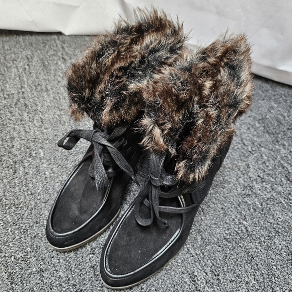 Merona Jaden Faux Suede Shearling Black Wedge Lace Up Boots Size 8 - Picture 6 of 9
